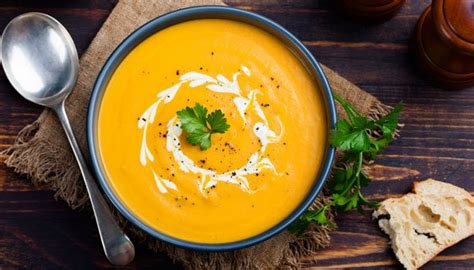 Kürbissuppe Mit Kokosmilch Und Kartoffeln