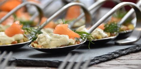 Nous avons tous déjà invité des amis pour un apéritif dînatoire sans avoir aucune idée de recette à réaliser. Apéritif Dinatoire Original - Mouillettes pour apéritif ...
