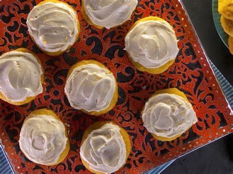 A plain soft cookie with finely grated carrots and a delicious orange icing. Carrot Cookies with Orange Buttercream Icing Recipe ...