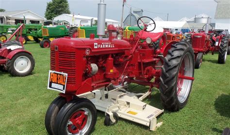 Horsepower (hp) to watts (w), power conversion: Farmall C Specs och data
