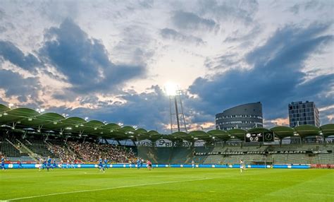 Its colours are black and white. Sturm zeigt Stellenwert und will Liebenauer Stadion ...