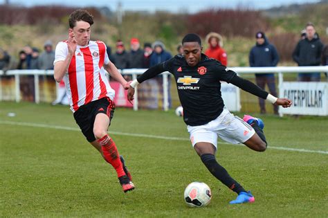 Anthony elanga is currently playing in a team manchester united u23. Elanga : Anthony Elanga, Amad Diallo in United Starting ...