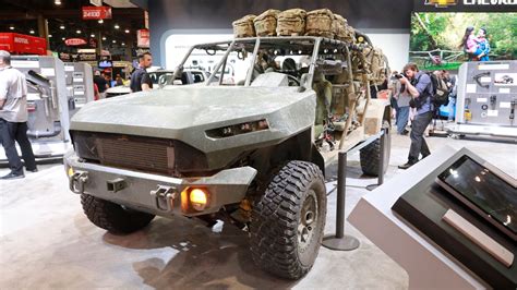 Chevys Colorado Zr2based Gm Defense Isv Army Truck Invades Sema