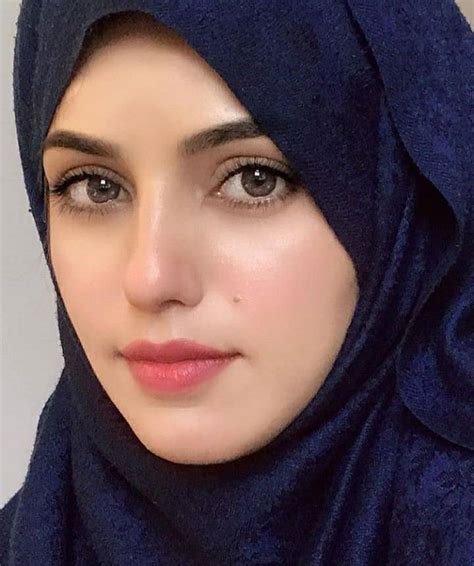 Pin By Zaib Khan On Hijaaaab Arabian Beauty Women Beautiful Arab Women Iranian Beauty