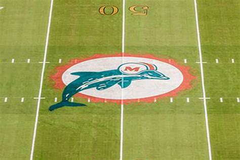 Miami Dolphins Field Features Throwback Look For Throwback Night - The Phinsider