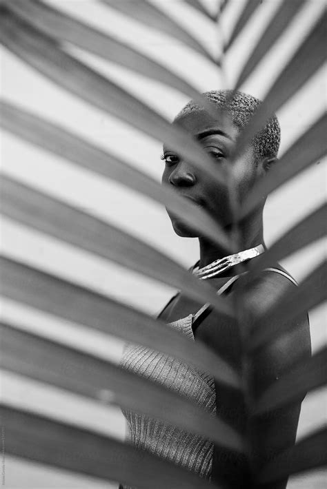 Vertical Black And White Image Of An African American Woman Del Colaborador De Stocksy Kristen