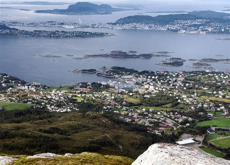 It is the most northerly of the famous west coast fjord regions and its northern location possibly cuts visitors. Sula, Møre og Romsdal - Wikipedia
