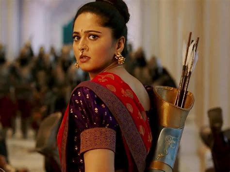 anushka shetty wedding इस शादीशुदा डायरेक्टर संग सात फेरे ले सकती हैं बाहुबली फेम अनुष्का