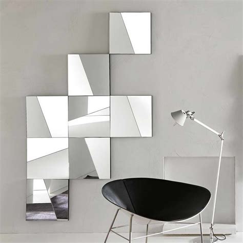 28 Unique And Stunning Wall Mirror Designs For Living Room