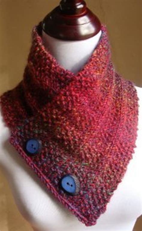 I made this one in about 30 minutes from start to finish! Boxes Full O' Seeds Neck Warmer | AllFreeKnitting.com