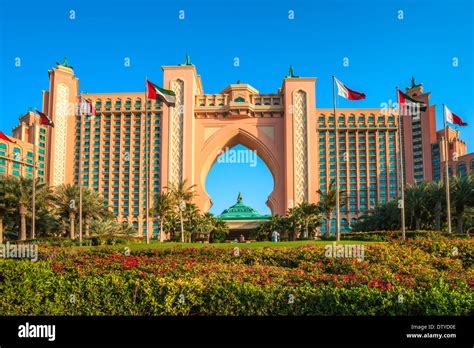 Atlantis The Palm Hotel Dubai Uae Stock Photo Alamy