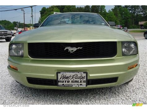 2005 Legend Lime Metallic Ford Mustang V6 Deluxe Coupe 103975943
