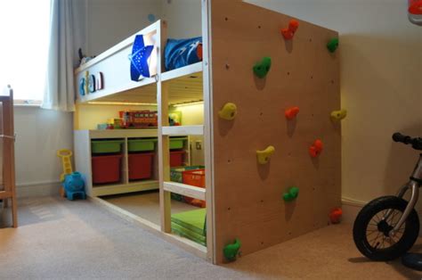 È perfetta per ogni esigenza, dalla tua prima casa alla camera degli ospiti. 20 idee per trasformare il letto Kura di Ikea | Mercatino ...