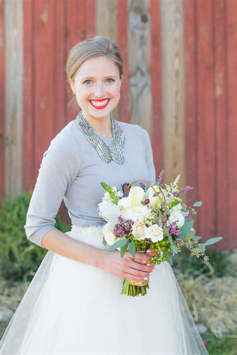 Vintage Glam Elopement By Blue Barn Photography Bride Tulle Read More