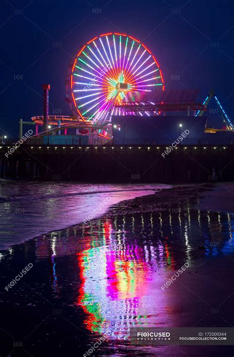 Amusement Park At Night — Kitsch Absence Stock Photo 172009344
