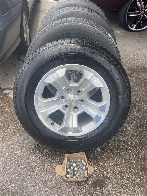 18 Inch Chevy Wheels Oem 6 Lugs For Sale In Austin Tx