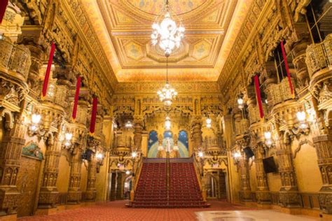 Go Behind The Scenes Inside The Glamorous United Palace A Loew S Wonder Theater Untapped New York