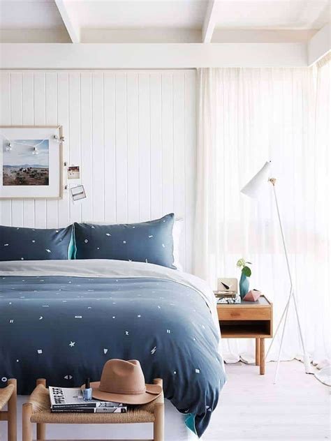 Geometrical décor and glazings will help you to make the bedroom even better, get inspired by our tips on how to create such a bedroom and the examples we've prepared! 35 Wonderfully stylish mid-century modern bedrooms