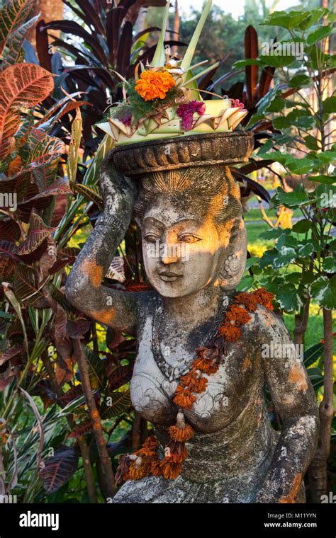 Gaia Goddess Hi Res Stock Photography And Images Alamy