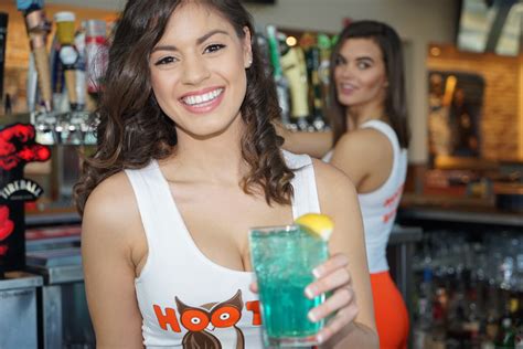 Hooters Hamburg St Pauli Is Coming Soon — Apply Right Now