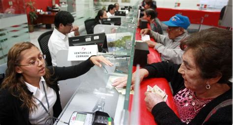 Este es un bono que va a llegar a cerca de ocho millones de personas y es un bono que no significa la solución a todos los problemas, pero es un alivio, una ayuda, una mano a familias que lo necesitan. Trabajadores del sector público recibirán bono excepcional en diciembre nndc | ECONOMIA | PERU21