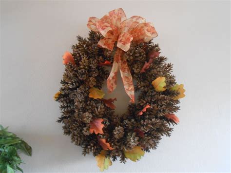 That is why he has decided to share 100+ christmas recipes. Hometalk | DIY Pine Cone Wreath Using Chicken Wire