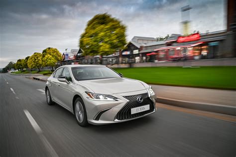 Lexus ES - Upgrades and new South African pricing - TopAuto