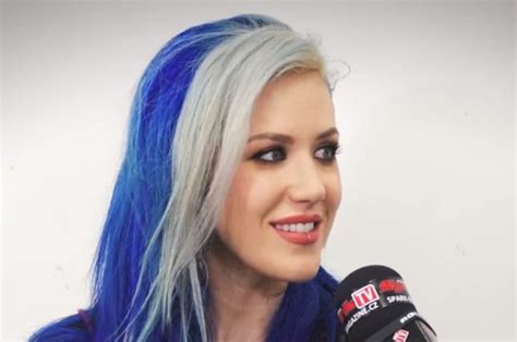 ARCH ENEMY S ALISSA WHITE GLUZ Respond To Banned Photographer