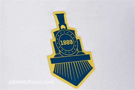 Compra todo lo que necesitas para entrenar o correr aquí. Camiseta Under Armour de Rosario Central «130 Aniversario»