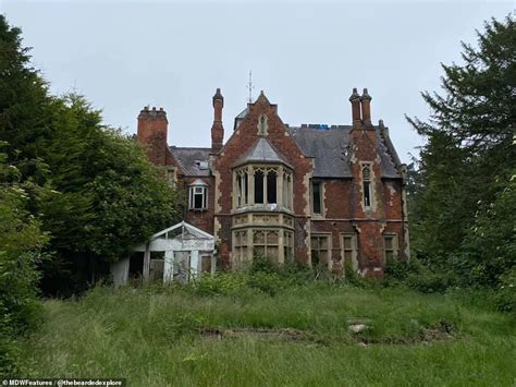 Inside Spooky Abandoned Mansion In North London That Has Stood Empty