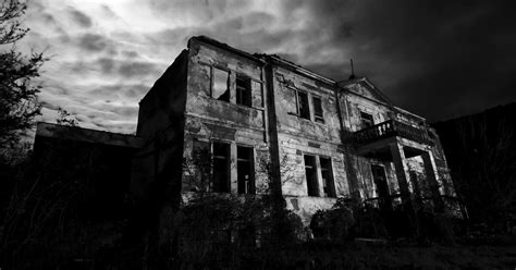 10 Real But Insanely Haunted Houses In India