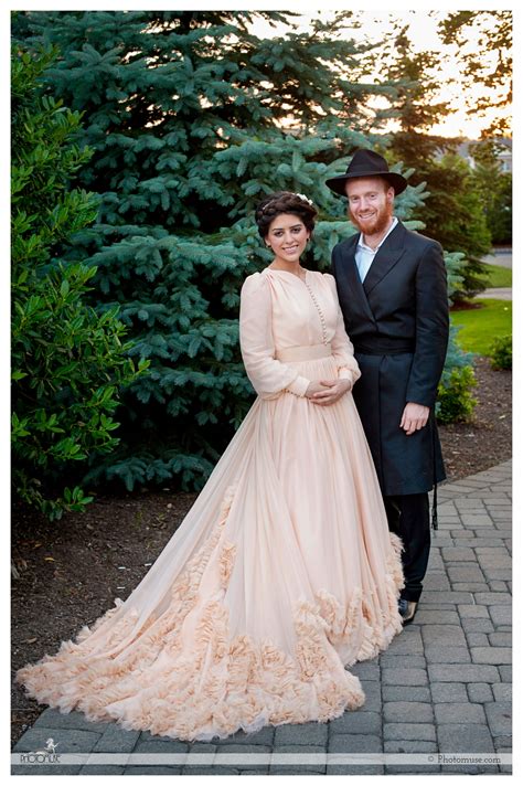 Orthodox Couple Wedding | Wedding portrait photography, Jewish wedding