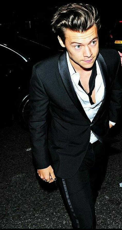 Maybe you would like to learn more about one of these? Pin by Adriana Pichardo on Trabajo | Harry styles haircut ...