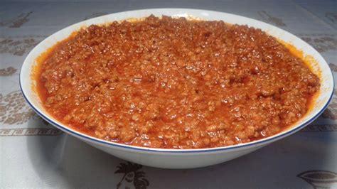 500 gr di polpa di manzo tritata, 1kg di passata di pomodoro, 2 carote tritate, 2 coste di sedano tritate, 2 cipolle rosse tritate, 1 dl di olio. RAGU' DI CARNE CLASSICO Ricetta perfetta | Ricette, Idee ...
