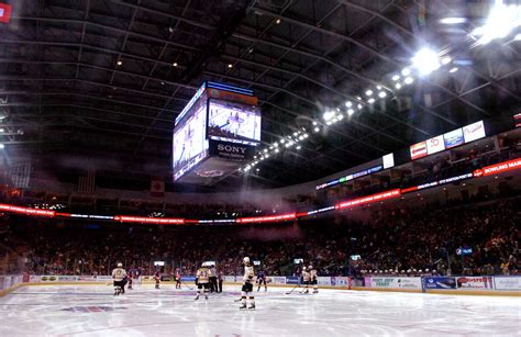 Packed Arena Sees Bruins Rip Islanders