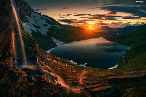 Northern Norway Mountains Great Sunsets Lake Beautiful Views