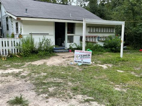 Three arrested in drug raid at Waveland house - WXXV News 25