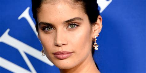 Sara Sampaio Says She Has Gaps In Her Eyebrows Due To Trichotillomania Best Fashion Tips Of