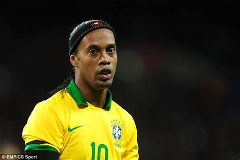 Ronaldinho Signs With Mexico S Queretaro On Two Year Deal Daily Mail Online