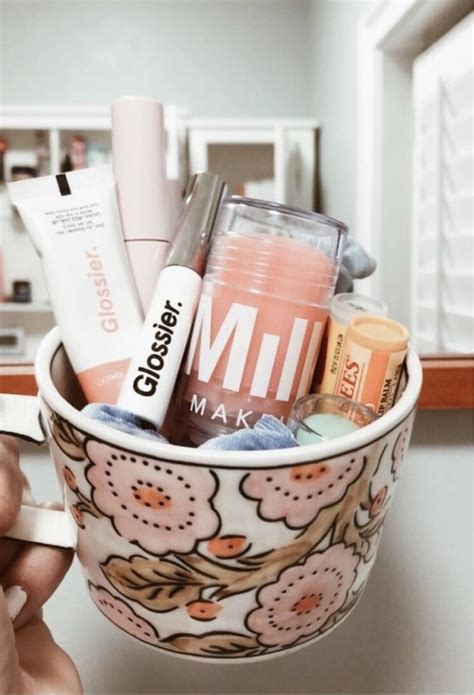 Check out things for a bedroom on ebay. 10 VSCO Bedroom Ideas for the VSCO Girl - The Pink Dream