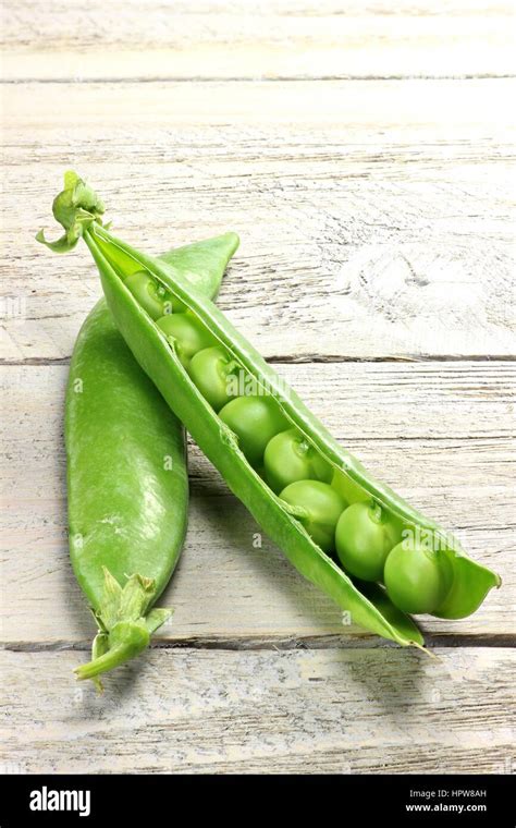 Raw Peas Pods Hi Res Stock Photography And Images Alamy