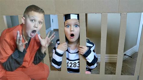 Sis Vs Bro Box Fort Prison Escape Room Youtube