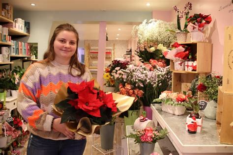 À seulement 19 ans, Océane a repris une boutique de fleurs à Cormeilles