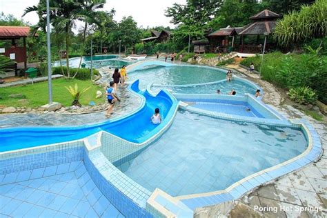 Berendamlah di kolam air panas yang dikelilingi oleh pegunungan, hutan, atau danau. kolam air panas poring - View of Borneo