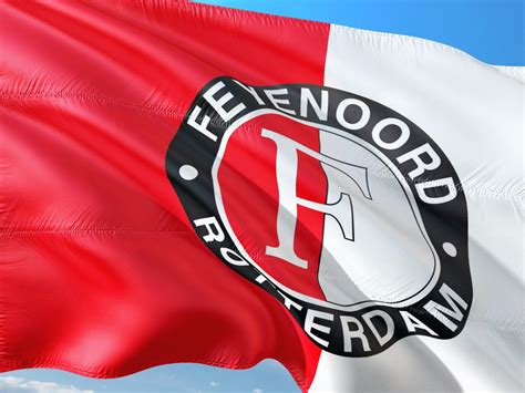 Ook bij de duitse club. 'Feyenoord-trainer Arne Slot wijst voorlopige basisploeg ...