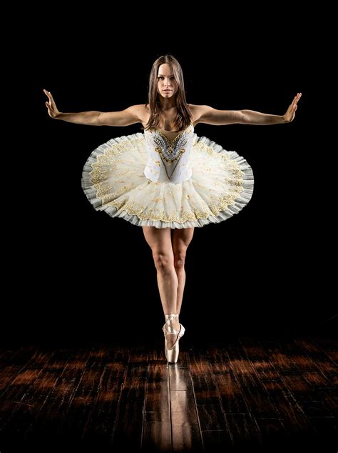Hd Wallpaper Ballerina Standing In Her Toes Woman Dancing Ballet