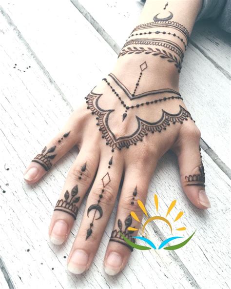 Do not try complex bird tattoos on. - Beauty Ideen | Henna tattoo designs hand, Henna tattoo ...