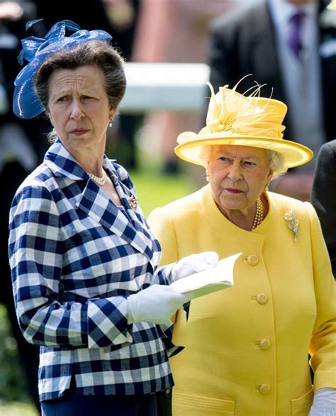 The countess of wessex is taking precautions as per. Queen Elizabeth II and Anne: 4 photos that show their ...