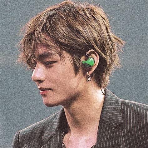 Maybe you would like to learn more about one of these? ғᴀᴛᴇ𓍯 on Twitter: "Kim taehyung tucking his hair behind ...