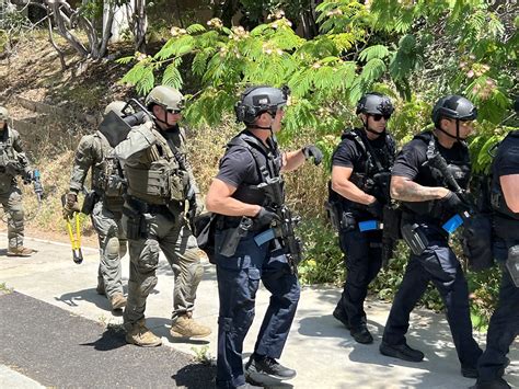 LAPD SWAT & LASD SEB during jt Hostage Rescue Trg [2048x1536] : r